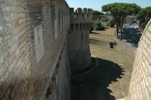  The castle is only a few minutes’ walk from the ruins of Ostia Antica